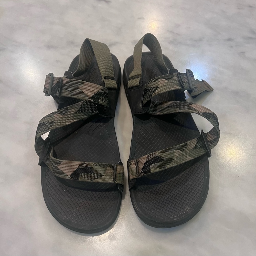 Chaco Z classic men’s size 11 camo Sandals